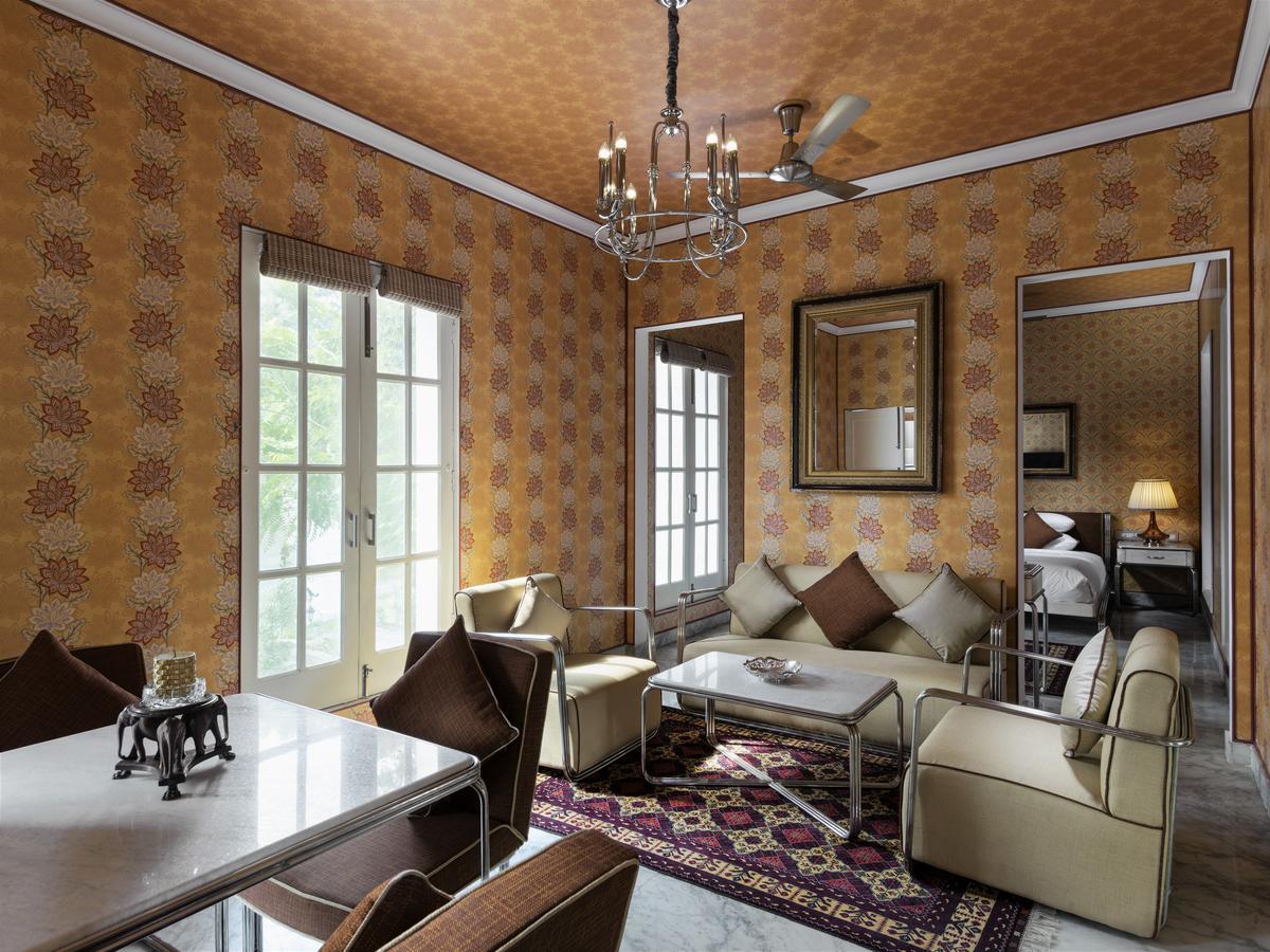 ムラーダーバード Nivah Bed & Breakfast エクステリア 写真