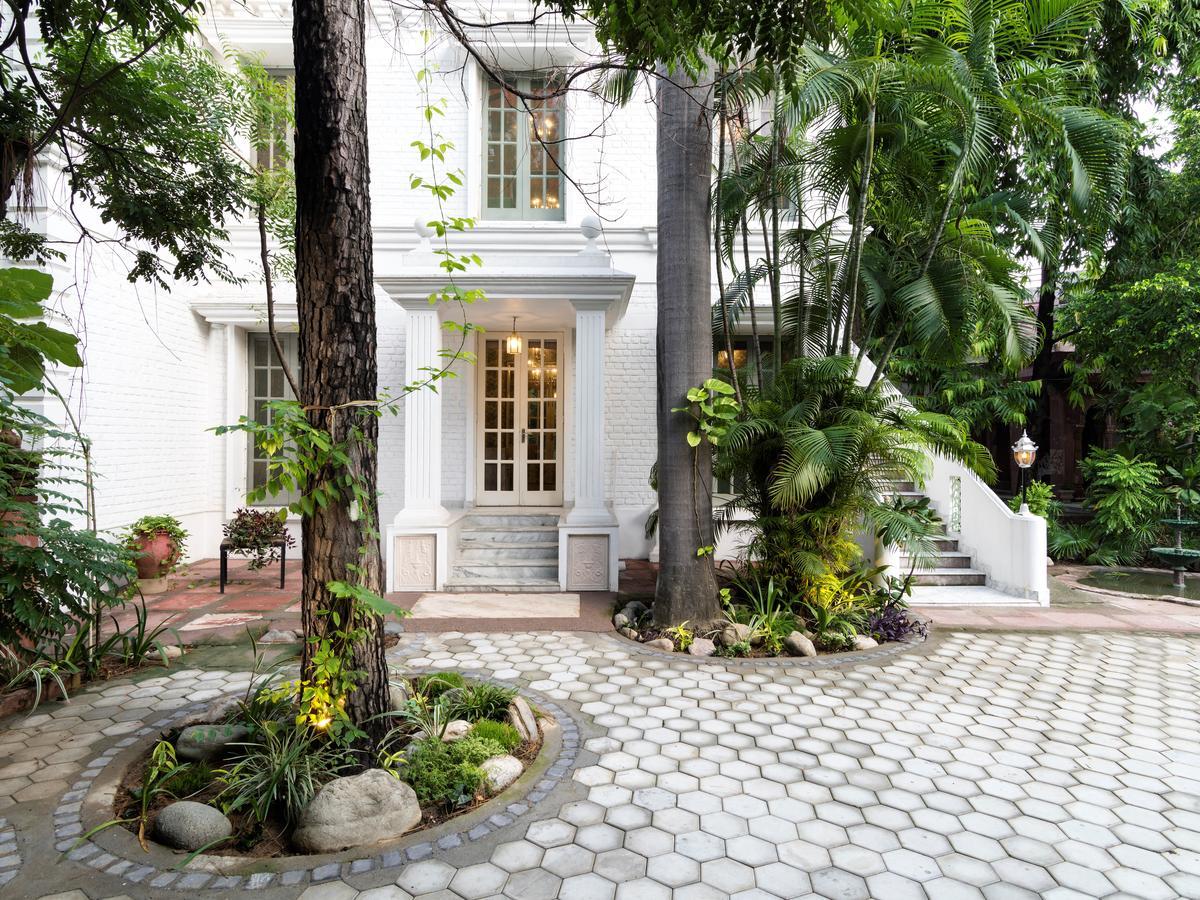 ムラーダーバード Nivah Bed & Breakfast エクステリア 写真